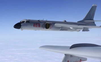 Çin, H-6N Nükleer Bombardıman Uçağını Tanıttı